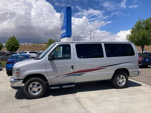 2009 Ford E350 Super Duty XLT