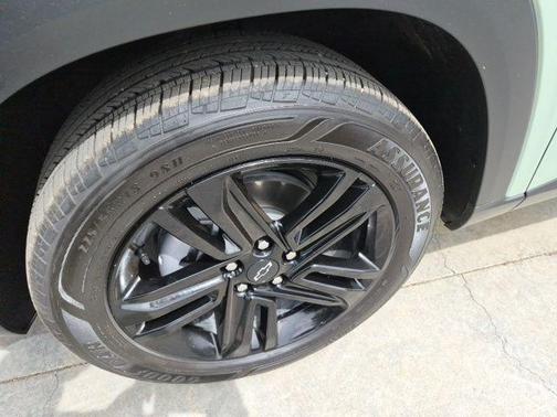 Cacti Green 2025 Chevrolet Trax FWD ACTIV