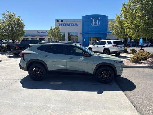 Cacti Green 2025 Chevrolet Trax FWD ACTIV