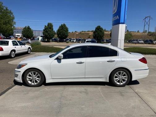 2012 Hyundai Genesis 3.8