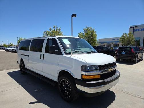 Summit White 2019 Chevrolet Express 3500 LT