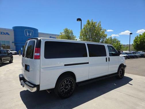 Summit White 2019 Chevrolet Express 3500 LT