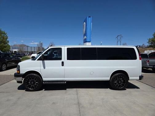 Summit White 2019 Chevrolet Express 3500 LT