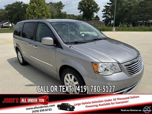 2016 Chrysler Town & Country Touring