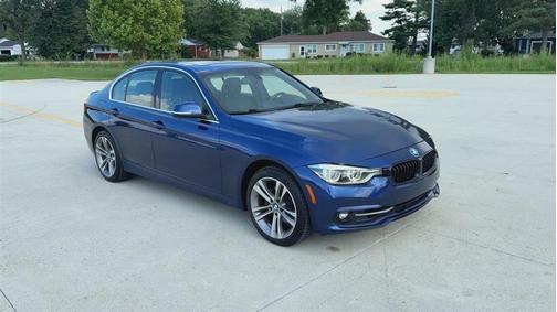 2018 BMW 330 i xDrive