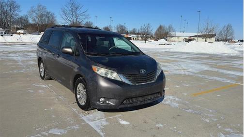 2013 Toyota Sienna XLE