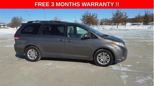 2013 Toyota Sienna XLE