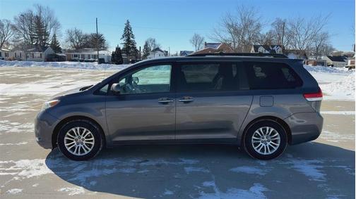 2013 Toyota Sienna XLE