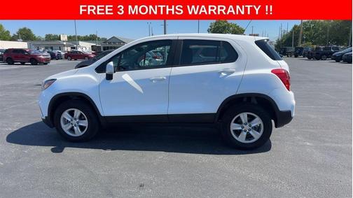 White 2017 Chevrolet Trax LS
