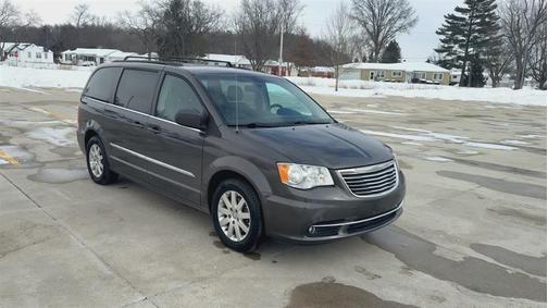 2016 Chrysler Town & Country Touring