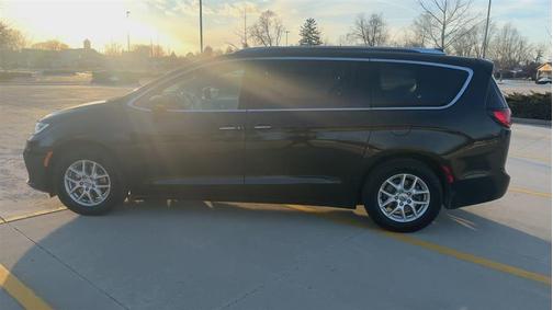 2021 Chrysler Pacifica Touring-L
