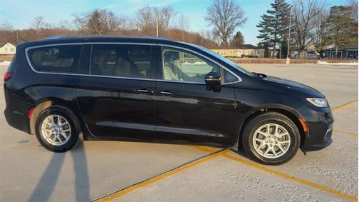 2021 Chrysler Pacifica Touring-L