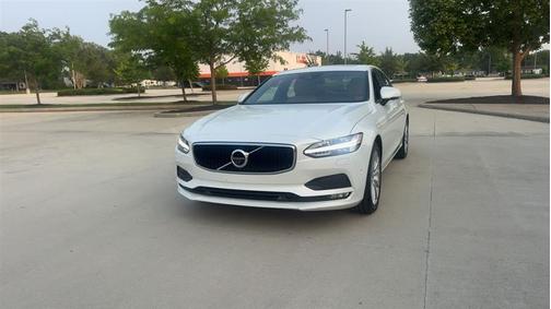 2017 Volvo S90 T6 Momentum