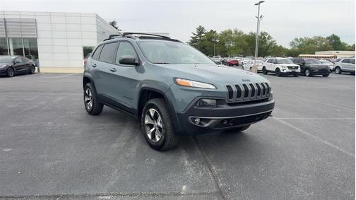 Gray 2014 Jeep Cherokee Trailhawk