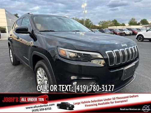 Black 2019 Jeep Cherokee Latitude