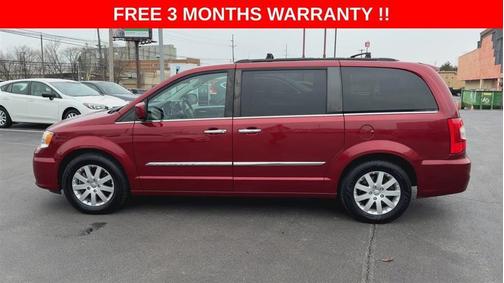 2016 Chrysler Town & Country Touring