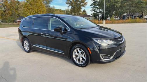 2018 Chrysler Pacifica Touring-L