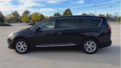 2018 Chrysler Pacifica Touring-L
