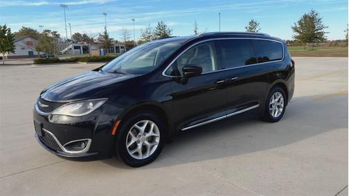 2018 Chrysler Pacifica Touring-L