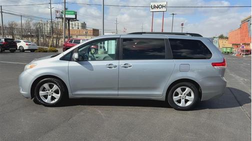 2014 Toyota Sienna LE