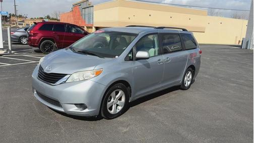 2014 Toyota Sienna LE