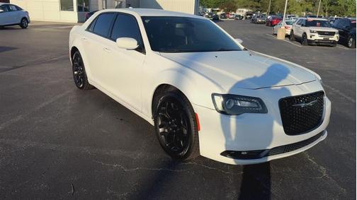 White 2019 Chrysler 300 S