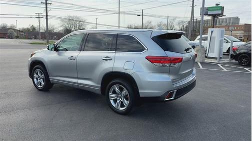 Silver 2018 Toyota Highlander Limited