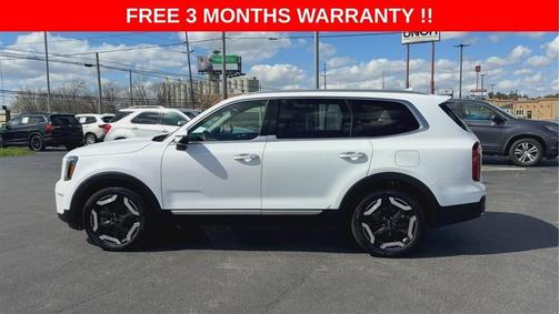 White 2025 Kia Telluride S