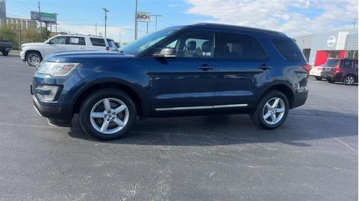 Blue 2017 Ford Explorer XLT