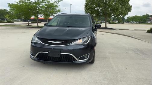 2020 Chrysler Pacifica Touring-L