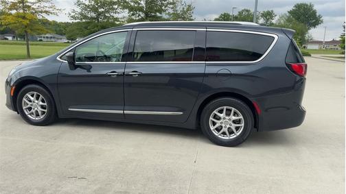2020 Chrysler Pacifica Touring-L