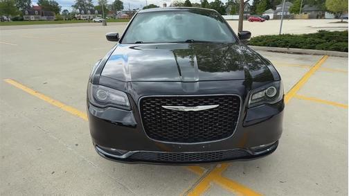2019 Chrysler 300 S