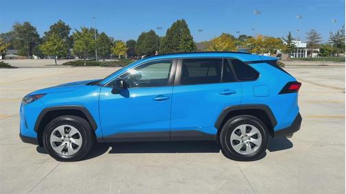 2020 Toyota RAV4 LE