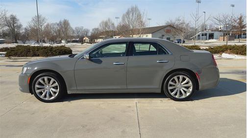 2019 Chrysler 300 Limited