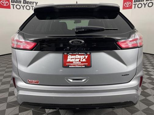 2022 Ford Edge SE