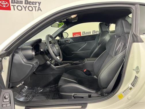 2025 Toyota GR86 Premium