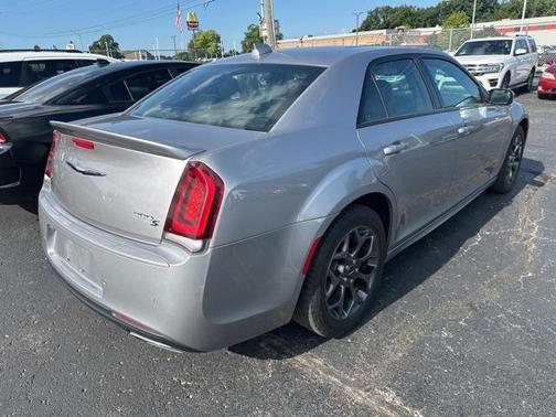 2018 Chrysler 300 S
