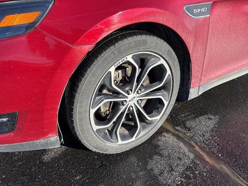 2016 Ford Taurus SHO