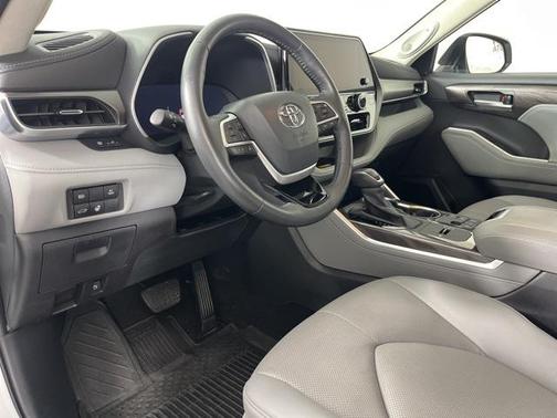 2023 Toyota Highlander Hybrid Limited