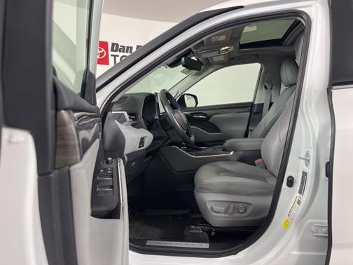 2023 Toyota Highlander Hybrid Limited