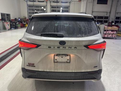 2025 Toyota Sienna XSE 7 Passenger