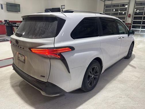 2025 Toyota Sienna XSE 7 Passenger