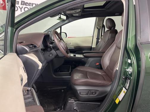 2023 Toyota Sienna Platinum 7 Passenger