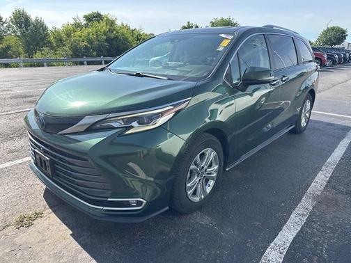 2023 Toyota Sienna Platinum 7 Passenger