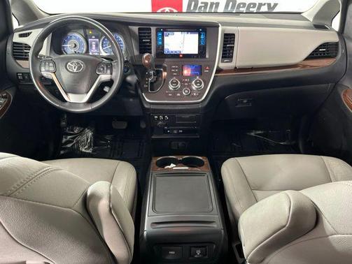 Blizzard Pearl 2017 Toyota Sienna Limited Premium
