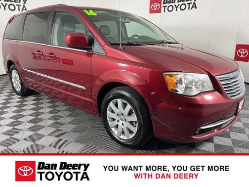 2016 Chrysler Town & Country Touring