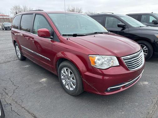 2016 Chrysler Town & Country Touring
