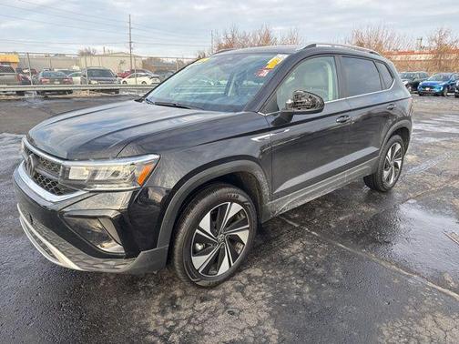 2024 Volkswagen Taos 1.5T SE