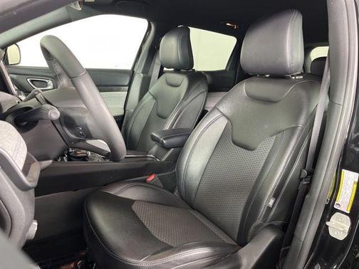 Diamond Black Crystal Pearlcoat 2024 Jeep Compass Latitude
