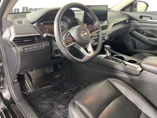 Super Black 2023 Nissan Altima Platinum